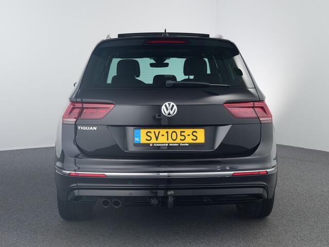 Volkswagen TIGUAN 1.4 TSI ACT Business Zwarte hemel | Trekhaak | ACC