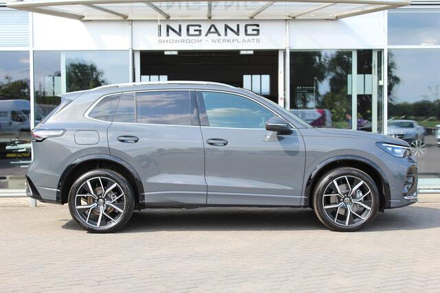 Volkswagen TIGUAN 1.5 eHybrid R-Line Edition | Pano | Trekhaak | Camera |