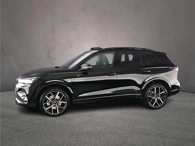 Volkswagen TIGUAN R-Line Edition 1.5 TSI eHybrid 204pk DSG Automaat Trekhaak, 360 camera, Panoramadak, Elektrische achterklep, Achteruitrijcamera, Adaptive cruise control