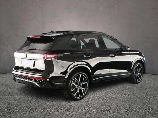 Volkswagen TIGUAN R-Line Edition 1.5 TSI eHybrid 204pk DSG Automaat Trekhaak, 360 camera, Panoramadak, Elektrische achterklep, Achteruitrijcamera, Adaptive cruise control