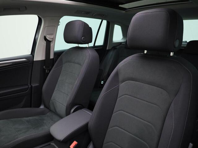 Volkswagen TIGUAN 1.5TSI/150pk DSG Elegance DSG · Panoramadak · Stoelverwarming · Matrix led · Navigatie · Garantie t/m 30-01-2029 of 100.000km