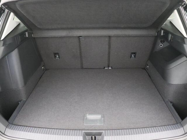 Volkswagen TIGUAN 1.5 eHybrid Life Edition 204PK DSG Adaptieve Cruise Controle, Navi via Apple Carplay/Android Auto, Side Assist, Keyless, Achteruitrijcamera, Elektr. Achterklep, Stoel-Stuur-Achterbankverwarming, Voorruitverwarming, 18" LM Velgen