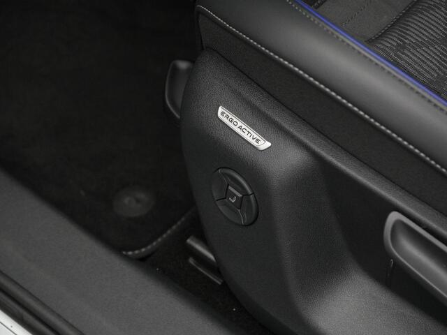 Volkswagen TIGUAN 1.5 eTSI 150 pk DSG R-Line Business | Panoramadak | Trekhaak | Adaptief onderstel | IQ Light | Head-up display | Rondomzicht camera | Harman/Kardon