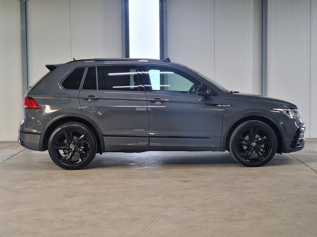 Volkswagen TIGUAN 1.5 TSI R-Line 150 pk DSG | Schuifdak | Trekhaak | Winter Pack |