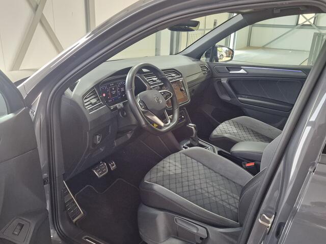 Volkswagen TIGUAN 1.5 TSI R-Line 150 pk DSG | Schuifdak | Trekhaak | Winter Pack |