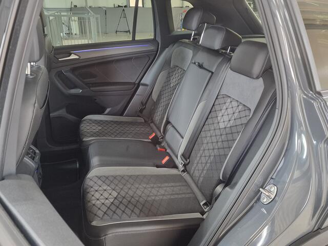 Volkswagen TIGUAN 1.5 TSI R-Line 150 pk DSG | Schuifdak | Trekhaak | Winter Pack |