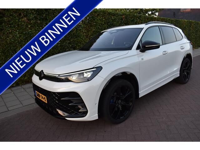 Volkswagen TIGUAN 1.5 eTSI R-Line '24 ACC.PANO,TREKH, FONKELNIEUW!