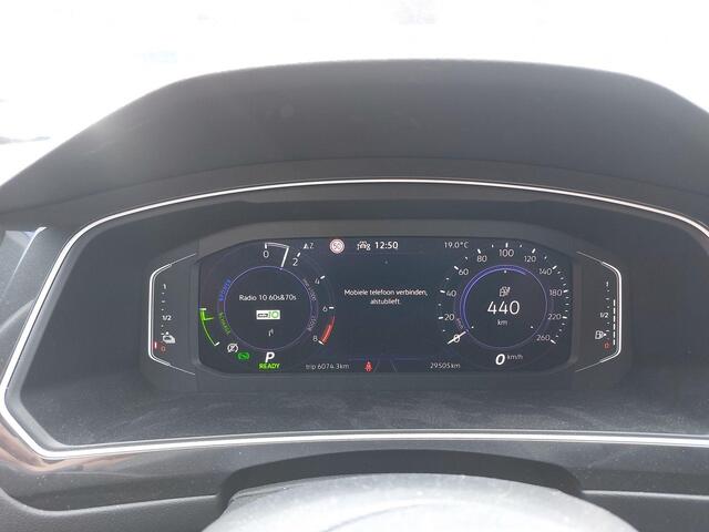 Volkswagen TIGUAN 1.4 Tsi 245pk DSG eHybrid R-Line Business+ · Apple/Android Car Play · Navigatie · Elek. Trekhaak · Elek. Achterklep · IQ.Light · 19'' Inch · Garantie t/m 02-01-2027 of 100.000km