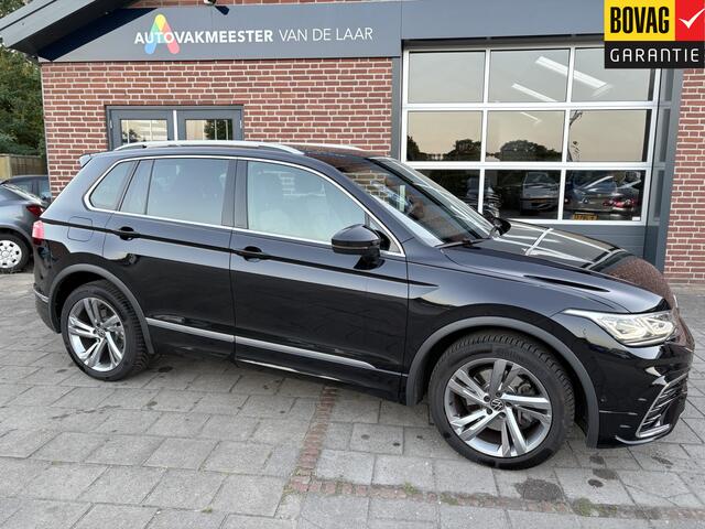 Volkswagen TIGUAN 1.4 TSI eHybrid R-Line Business+ Plug-Inn ( Panoramadak, Trekhaak, Blindspot, Navigatie, Carplay, Camera) RIJKLAARPRIJS!