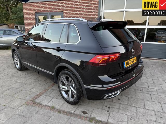 Volkswagen TIGUAN 1.4 TSI eHybrid R-Line Business+ Plug-Inn ( Panoramadak, Trekhaak, Blindspot, Navigatie, Carplay, Camera) RIJKLAARPRIJS!