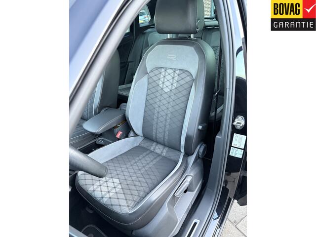 Volkswagen TIGUAN 1.4 TSI eHybrid R-Line Business+ Plug-Inn ( Panoramadak, Trekhaak, Blindspot, Navigatie, Carplay, Camera) RIJKLAARPRIJS!