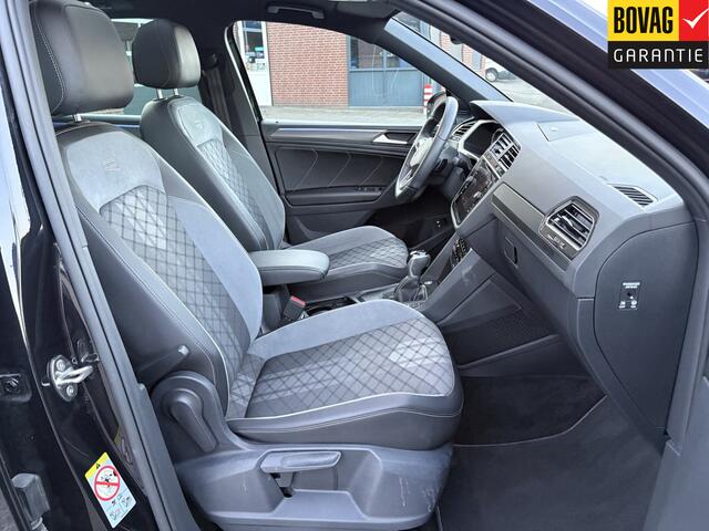 Volkswagen TIGUAN 1.4 TSI eHybrid R-Line Business+ Plug-Inn ( Panoramadak, Trekhaak, Blindspot, Navigatie, Carplay, Camera) RIJKLAARPRIJS!