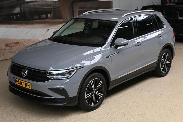 Volkswagen TIGUAN 1.5 TSI 150pk Elegance (facelift) | ACC | Trekhaak | Standkachel | 100% (Dealer) onderhouden label