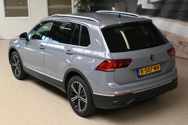 Volkswagen TIGUAN 1.5 TSI 150pk Elegance (facelift) | ACC | Trekhaak | Standkachel | 100% (Dealer) onderhouden label