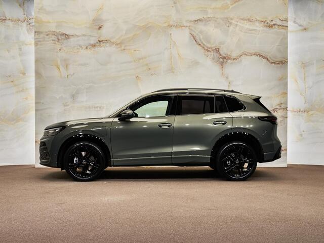 Volkswagen TIGUAN 1.5 eHybrid R-Line, 20", pano, massage, ACC, DCC, IQ.Light, Black Style, tr.haak