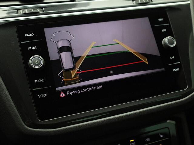 Volkswagen TIGUAN 1.5 TSI 150pk DSG Elegance · Navigatie · Trekhaak · Camera + Parkeersensoren