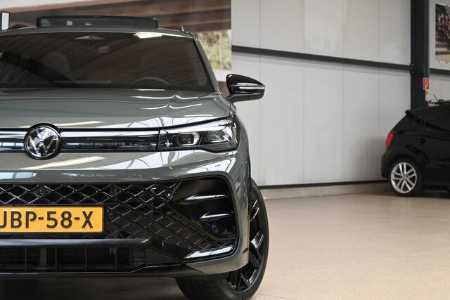 Volkswagen TIGUAN 1.5 eHybrid R-Line Edition | 360° Camera | Panoramadak | IQ. Light | 100% (Dealer) onderhouden label