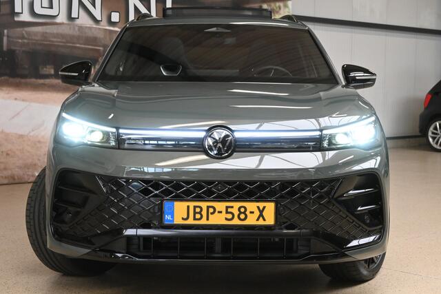 Volkswagen TIGUAN 1.5 eHybrid R-Line Edition | 360° Camera | Panoramadak | IQ. Light | 100% (Dealer) onderhouden label