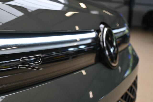 Volkswagen TIGUAN 1.5 eHybrid R-Line Edition | 360° Camera | Panoramadak | IQ. Light | 100% (Dealer) onderhouden label