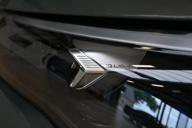 Volkswagen TIGUAN 1.5 eHybrid R-Line Edition | 360° Camera | Panoramadak | IQ. Light | 100% (Dealer) onderhouden label
