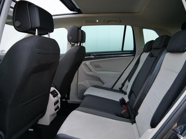 Volkswagen TIGUAN 1.4 TSI 245pk eHybrid Business+ Automaat Schuifdak / Trekhaak / Navigatie / Stoelverwarming