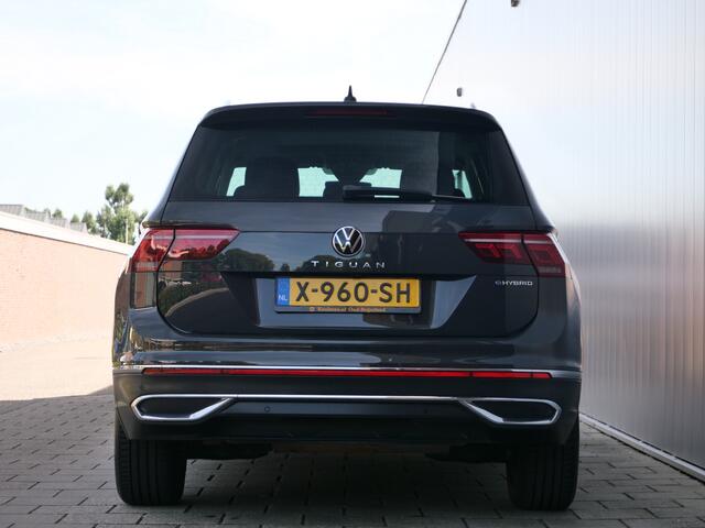 Volkswagen TIGUAN 1.4 TSI 245pk eHybrid Business+ Automaat Schuifdak / Trekhaak / Navigatie / Stoelverwarming