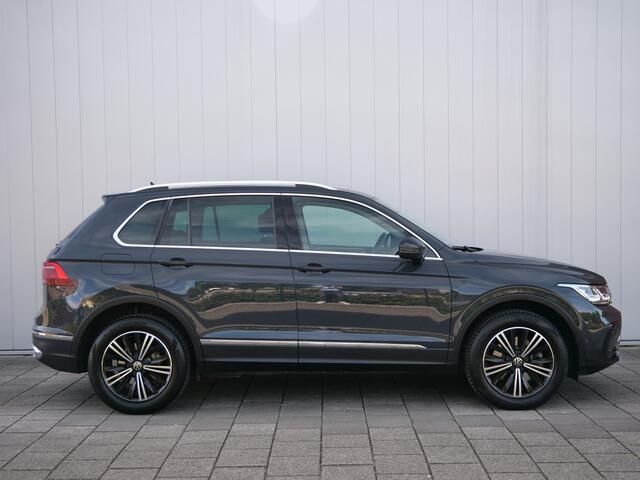 Volkswagen TIGUAN 1.4 TSI 245pk eHybrid Business+ Automaat Schuifdak / Trekhaak / Navigatie / Stoelverwarming