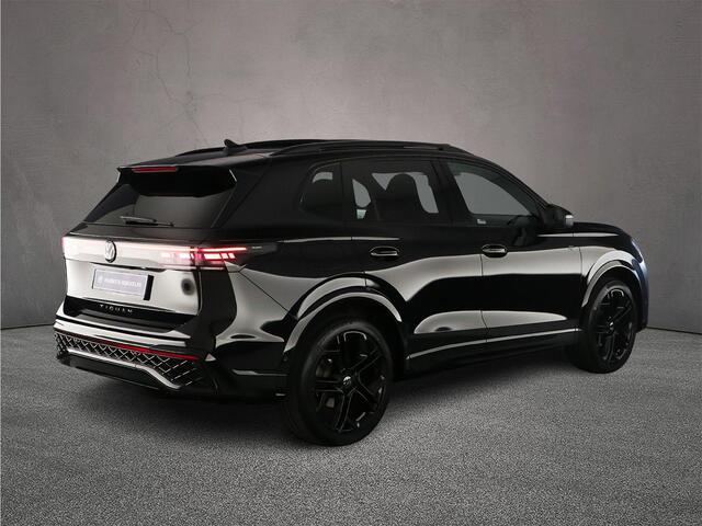 Volkswagen TIGUAN R-Line Edition 1.5 eTSI 150pk DSG Automaat Trekhaak, Panoramadak, Harman Kardon audio, Black Style, Adaptive cruise control, LED matrix koplampen