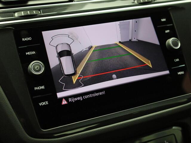 Volkswagen TIGUAN 1.5TSI/150PK R-Line DSG · Trekhaak · Navigatie · Camera + Parkeersensoren