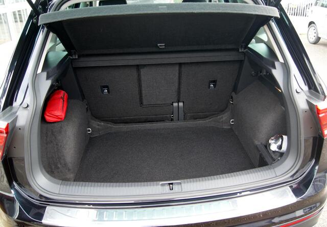 Volkswagen TIGUAN 1.4 TSI Comfortline Business Navi,Pdc,cruise,clima,Trekhaak,RIJKLAARPRIJS