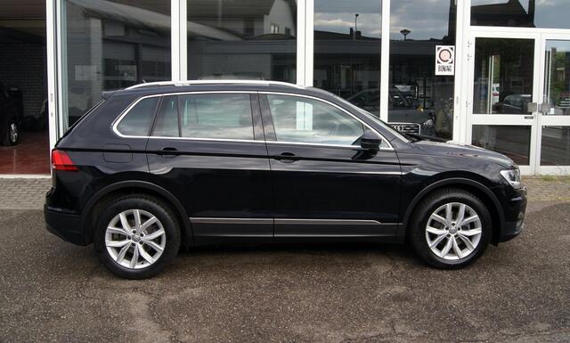 Volkswagen TIGUAN 1.4 TSI Comfortline Business Navi,Pdc,cruise,clima,Trekhaak,RIJKLAARPRIJS