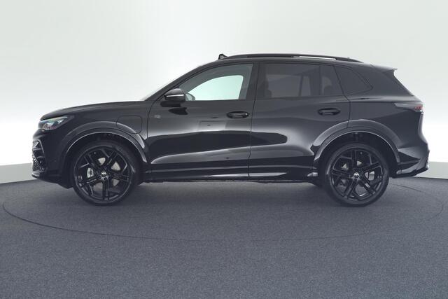 Volkswagen TIGUAN 1.5 272pk eHybrid R-Line Edition Black Style Leder Memory Harman Kardon Trekhaak Camera Panoramadak Stoelverwarming Massage