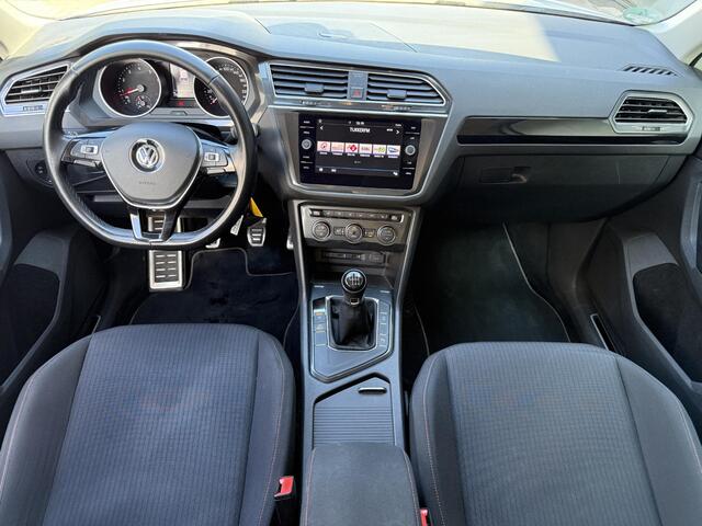 Volkswagen TIGUAN 1.4 TSI Comfortline Business / Elektrisch Wegklapbare Trekhaak ( 1600 KG trekgewicht ) / Stoelverwarming / Adaptieve Cruise Control / Navigatie / Bluetooth