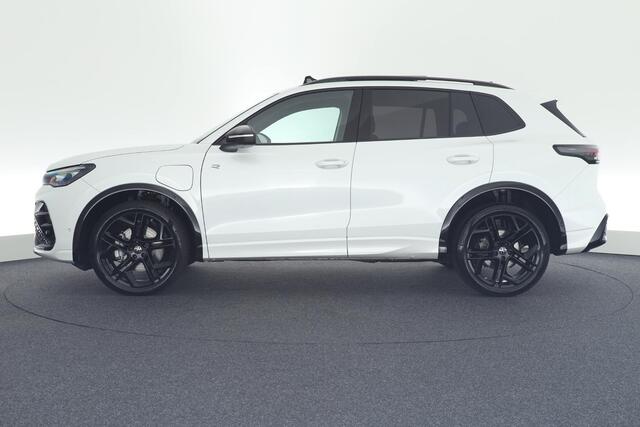 Volkswagen TIGUAN 1.5 272pk eHybrid R-Line Edition Black Style Leder Memory Harman Kardon Trekhaak Camera Panoramadak Stoelverwarming Massage