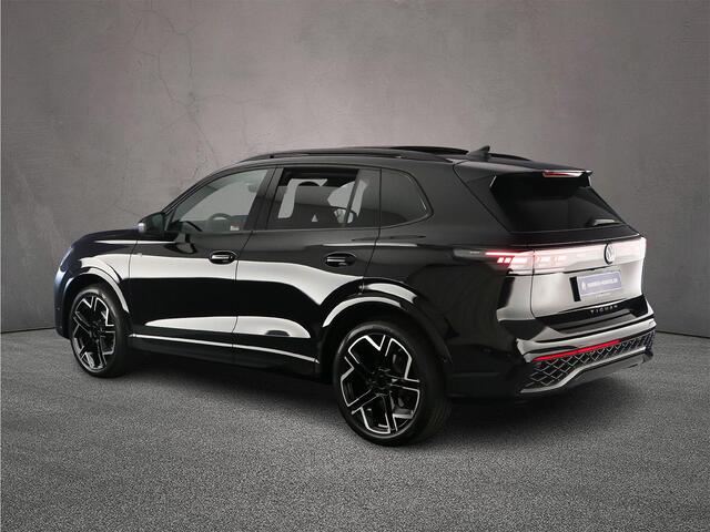Volkswagen TIGUAN R-Line Edition 1.5 eTSI 150pk DSG Automaat Trekhaak, Panoramadak, Black Style, Adaptive cruise control, Navigatie, 360 camera, Elektrische achterklep