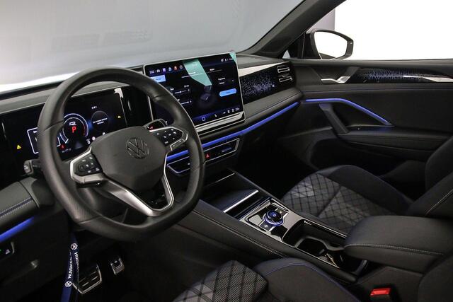 Volkswagen TIGUAN R-Line Edition 1.5 eTSI 150pk DSG Automaat Trekhaak, Panoramadak, Black Style, Adaptive cruise control, Navigatie, 360 camera, Elektrische achterklep