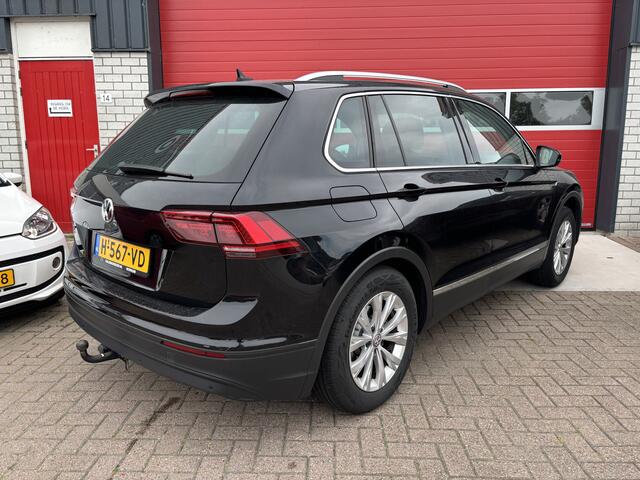 Volkswagen TIGUAN 1.5 TSI ACT Comfortline Business AUTOMAAT / TREKHAAK / FULL LED / NAVI / CLIMA / PDC / ACC / CARPLAY / NL-AUTO