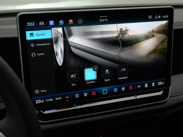 Volkswagen TIGUAN 1.5 eHybrid 204 pk DSG Life Edition | IQ Light | Harman Kardon audio | Trekhaak | Lederen bekleding Varenna | Stoelventilatie | Adaptive Cruise | Head-up Display | 19 inch