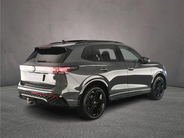Volkswagen TIGUAN R-Line Business 1.5 TSI eHybrid 204pk DSG Automaat Trekhaak, Black Style, Panoramadak, Adaptive cruise control, LED matrix koplampen, 360 camera