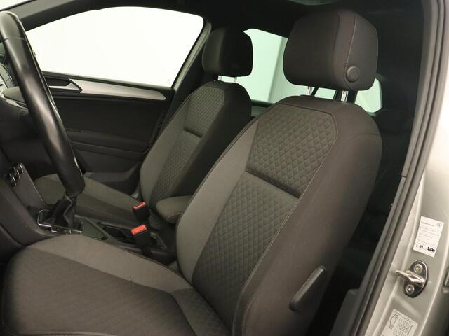 Volkswagen TIGUAN 1.5 TSI R Line | Trekhaak | Adaptive cruise | Carplay | Full LED | Virtual Cockpit | Navigatie | Parkeerhulp | Climate control