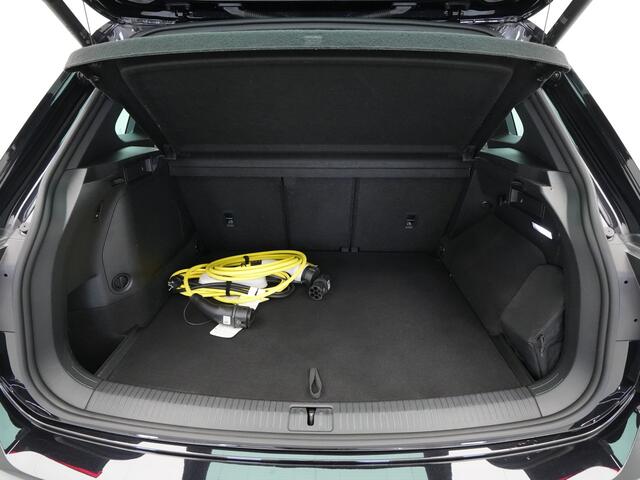 Volkswagen TIGUAN 1.4 TSI 245pk eHybrid R-Line Leer Panorama dak trekhaak 20" velgen 360 Camera IQ light 2
