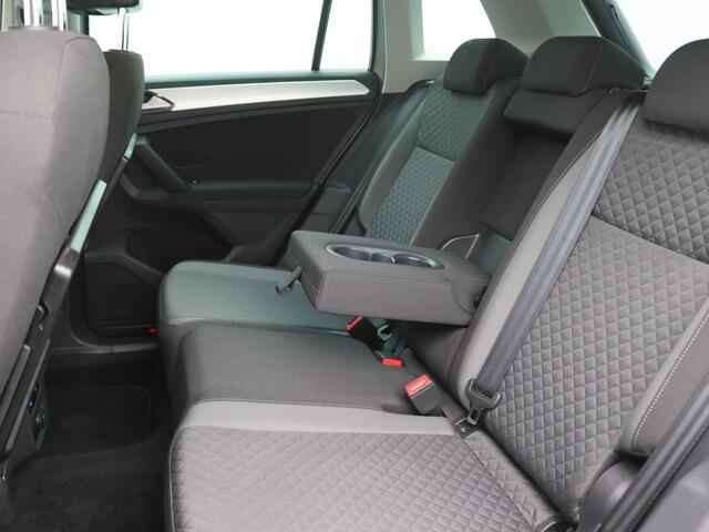 Volkswagen TIGUAN 1.4 TSI ACT Highline 150PK DSG Trekhaak, elektrische inklapbare spiegels, Stoelverwarming, Navi, Apple Carplay/Android Auto, 17" LM Velgen