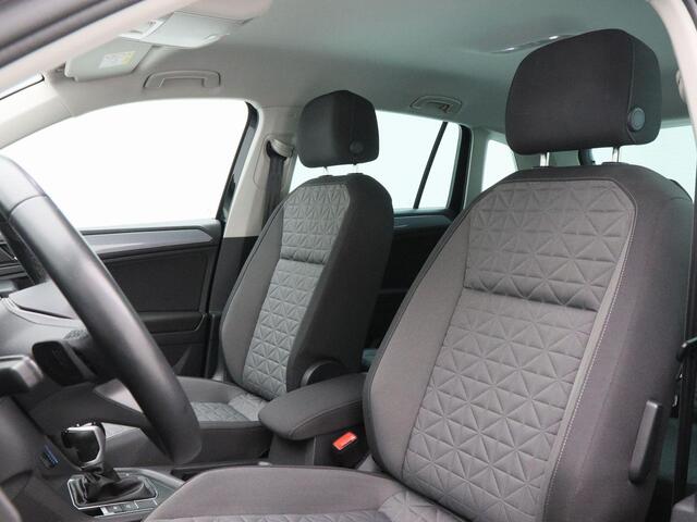Volkswagen TIGUAN 1.5 TSi 150 Pk Automaat Life | Trekhaak | Adaptive Cruise | Carplay | Climate Control | Parkeersensoren | Navigatiesysteem | LED | 17 Inch | 76.555 Km