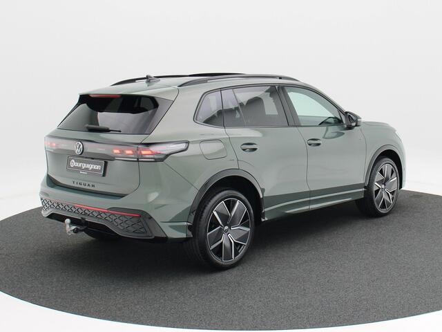 Volkswagen TIGUAN 1.5 eHybrid R-Line Edition 204 PK | Trekhaak | Panoramadak | Adaptieve Cruise Control | Stoel & Stuur Verwarming | Black Style |