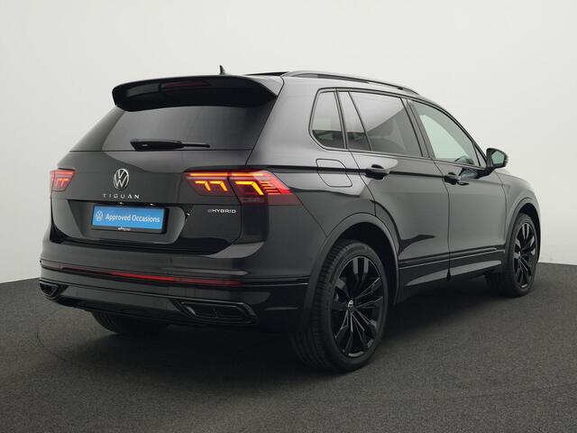 Volkswagen TIGUAN 1.4 TSI eHybrid 245 pk DSG R-Line Business+ | Panoramadak | Leder Vienna bekleding | Trekhaak | Adaptieve onderstelregeling (DCC) | Rondomzicht camera | IQ.Light | 20 inch