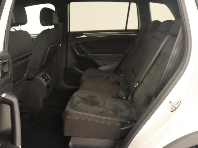 Volkswagen TIGUAN Allspace 1.5 TSI R Line | Stoelverwarming | Camera | Adaptive cruise | Carplay | Navigatie | Full LED | 20'' | Keyless | Park Assist