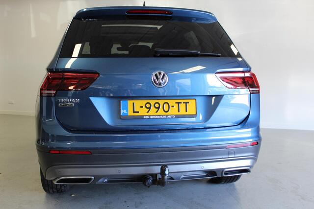 Volkswagen TIGUAN Allspace 2.0 TDI Comfortline Business | ACC | PANO-DAK | TREKHAAK | 150PK | CLIMA | STOEL-VERW | DAB | CARPLAY |