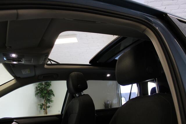 Volkswagen TIGUAN Allspace 2.0 TDI Comfortline Business | ACC | PANO-DAK | TREKHAAK | 150PK | CLIMA | STOEL-VERW | DAB | CARPLAY |