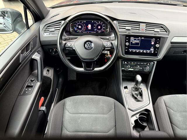 Volkswagen TIGUAN 1.5 TSI ACT High R-Line 20''Lmv, Trekhaak, Stoelverwarming