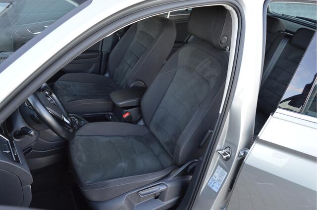 Volkswagen TIGUAN 2.0 TSI 4Motion Highline R-LINE | ACC | CAMERA | TREKHAAK |